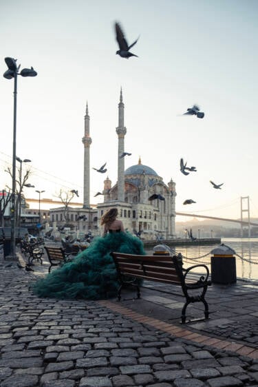 Nikon magazine - Figen Kokol in Istanbul with the DX 16-50mm